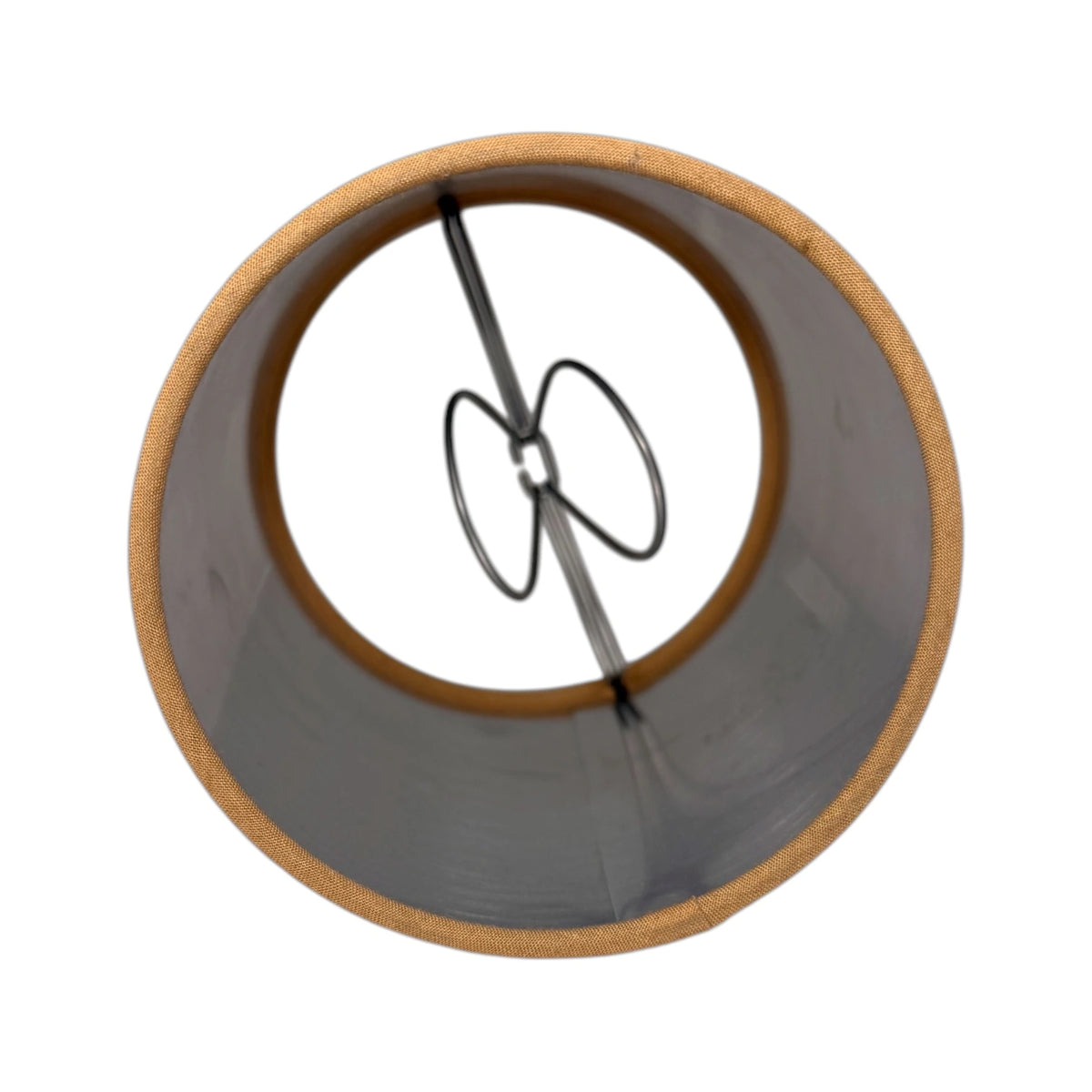 Innenansicht des Light & Living Klemm-Lampenschirms mit silberfarbener Innenseite und Metallhalterung