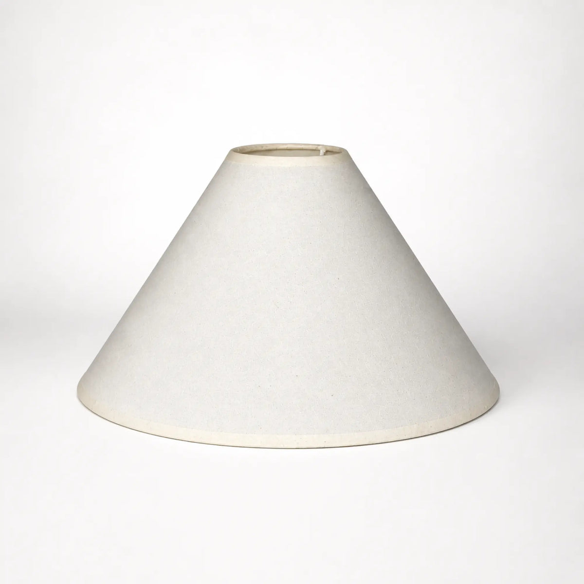 Lampenschirm Creme konisch 30 cm aus Baumwollstoff-Front