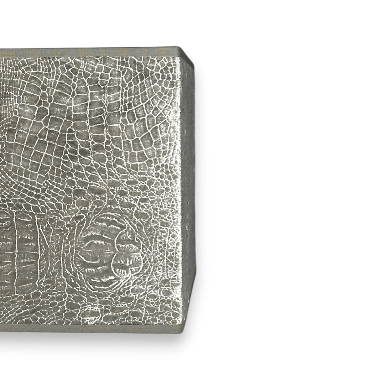 Nahaufnahme der textilen Oberfläche des Lampenschirms in Grau Silber
