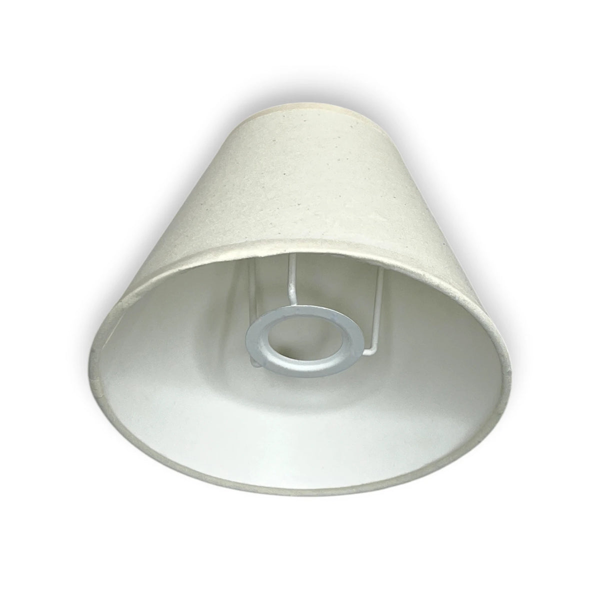 Stofflampenschirm in Creme mit weißer Innenseite und E14-Aufnahme, Unteransicht