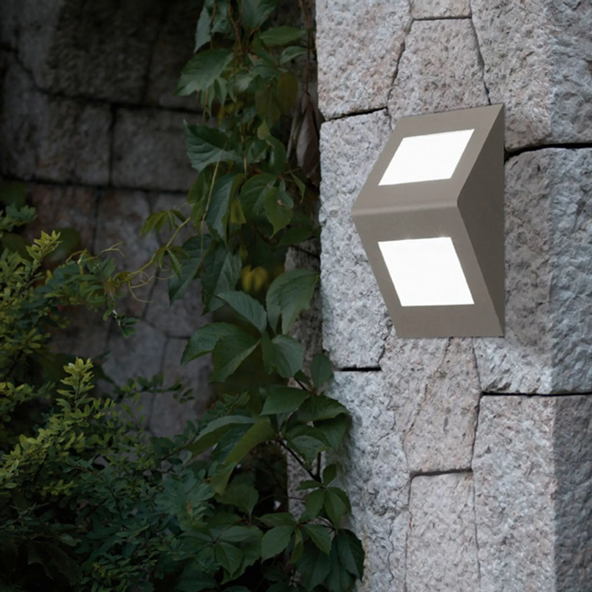 EGLO MORINO Außenleuchte 840 Lumen 3000K mit Licht nach oben und unten