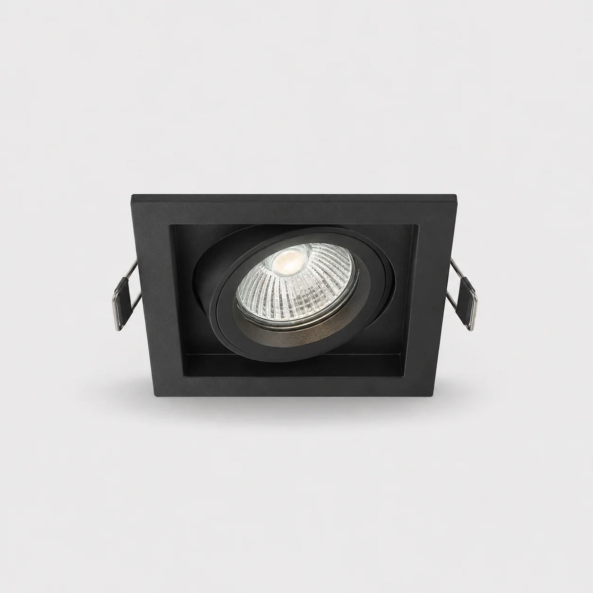 Schwarze runde Einbauleuchte für 68 mm Deckenausschnitt mit moderner Spot-Optik