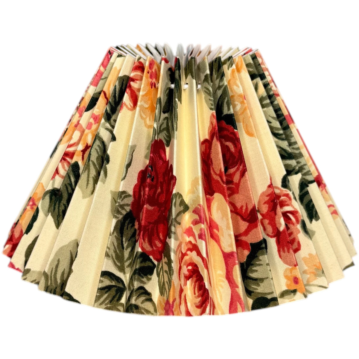 Konischer, plissierter Lampenschirm mit floralem Blumenmuster auf creme-weißem Stoff
