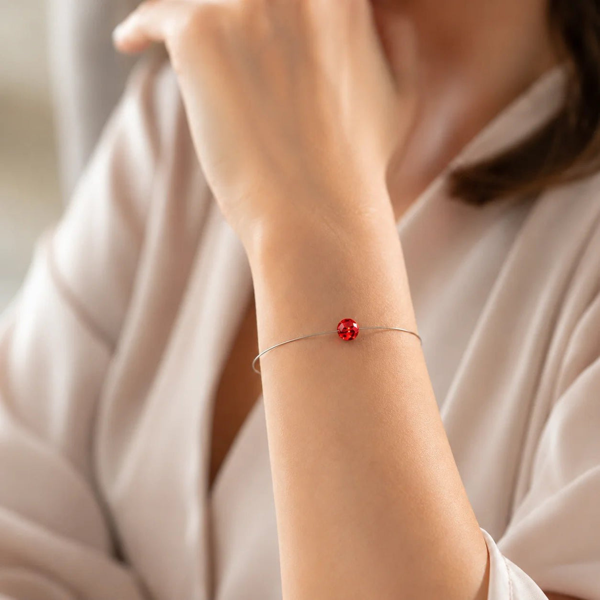 Funkelndem Swarovski Kristall am Handgelenk