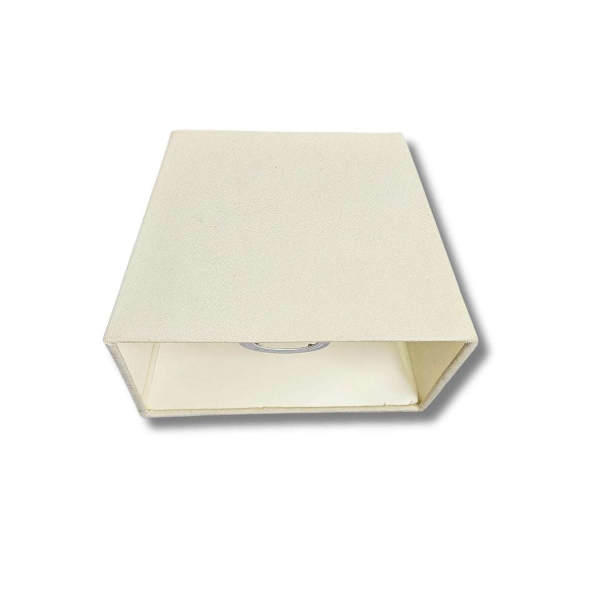 Quadratischer Lampenschirm in Creme, Innenansicht mit E27 Ring und Halterung, Stoffschirm 20 cm – Light & Living
