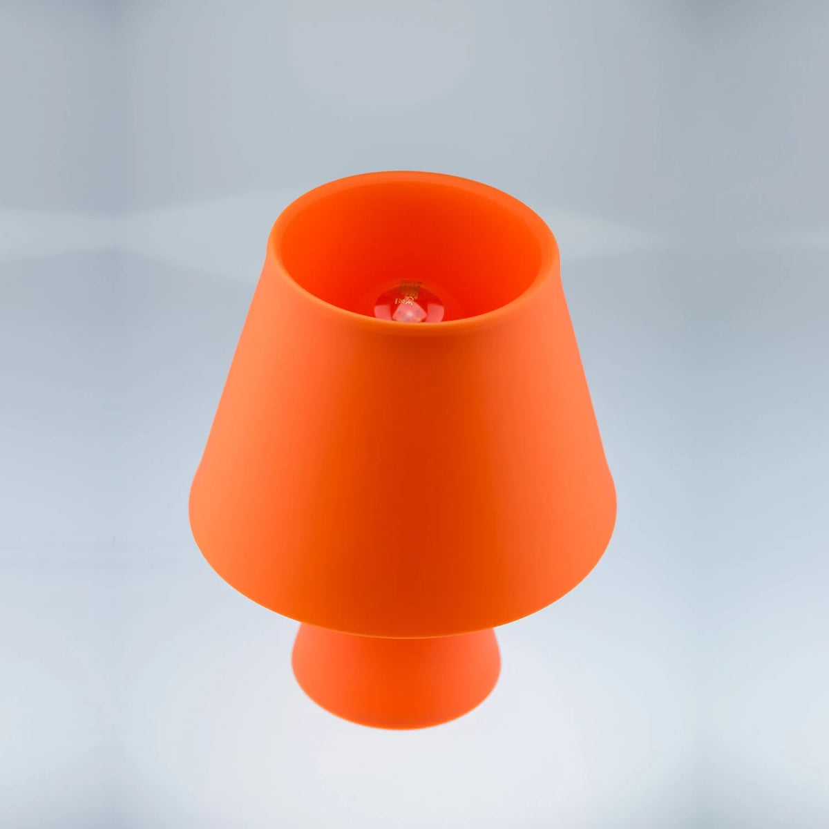 Tischleuchte Numen in Orange aus Silikon