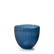 Blauwe glazen vaas 22×20 cm – glazen bloemenvaas, mondgeblazen & handgeslepen | Dinah